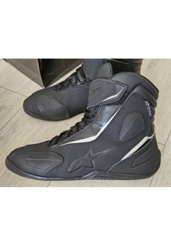 Мотоботи ALPINESTARS FASTBACK 2 DRYSTAR p.44 (нові) 150євро
