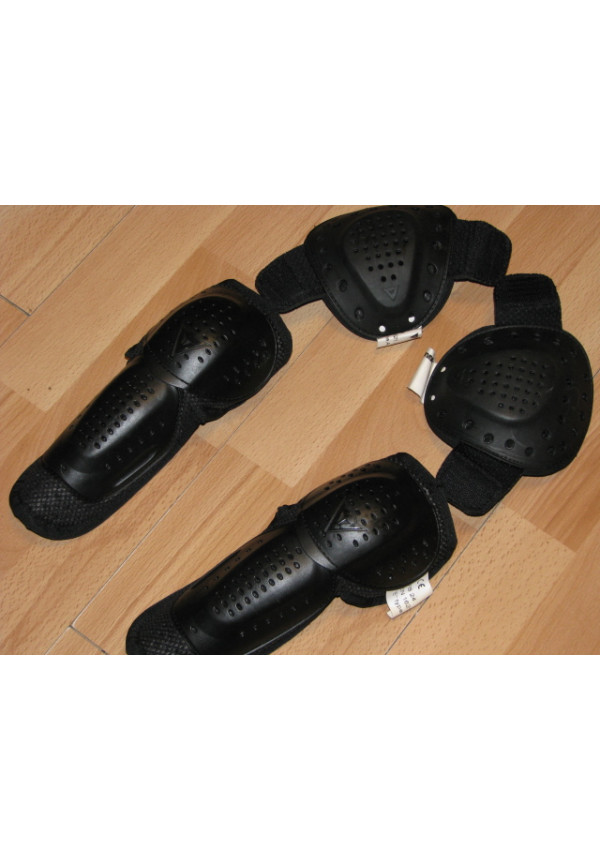 Мотозащита Dainese в куртку 30євро