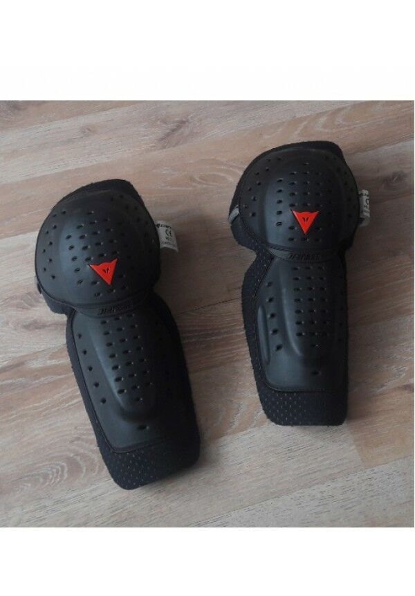 Налокотники Dainese